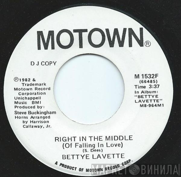 Bettye Lavette  - Right In The Middle (Of Falling In Love)