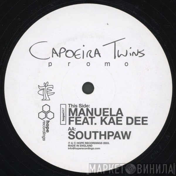 Capoeira Twins - Manuela / Southpaw