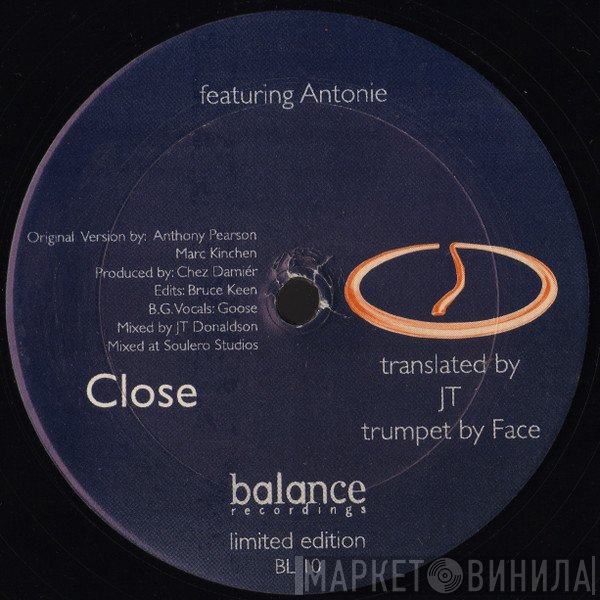 Chez Damier Featuring Anthony Pearson  - Close