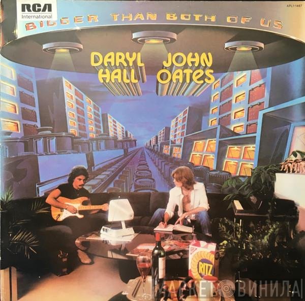 Daryl Hall &amp; John Oates - Bigger Than Both Of Us