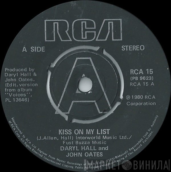 Daryl Hall &amp; John Oates - Kiss On My List