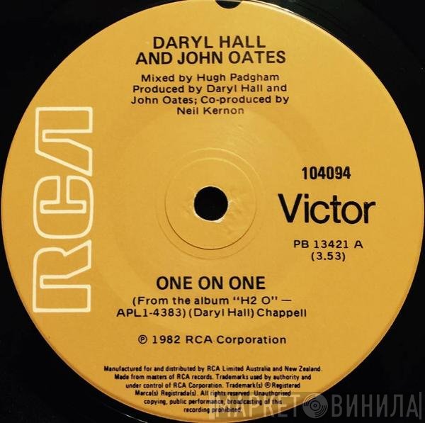 Daryl Hall & John Oates  - One On One