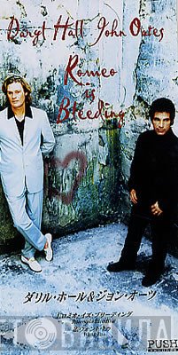 Daryl Hall & John Oates  - Romeo Is Bleeding