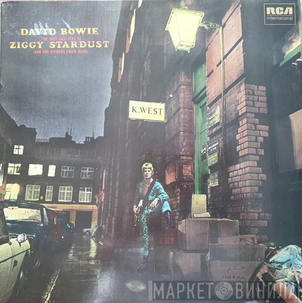 David Bowie - The Rise And Fall Of Ziggy Stardust And The Spiders From Mars