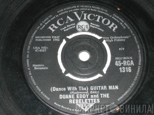 Duane Eddy &amp; The Rebelettes - (Dance With The) Guitar Man