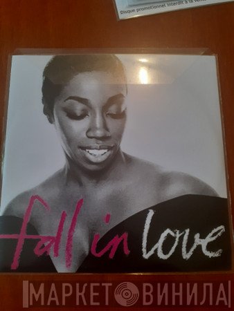 Estelle  - Fall In Love