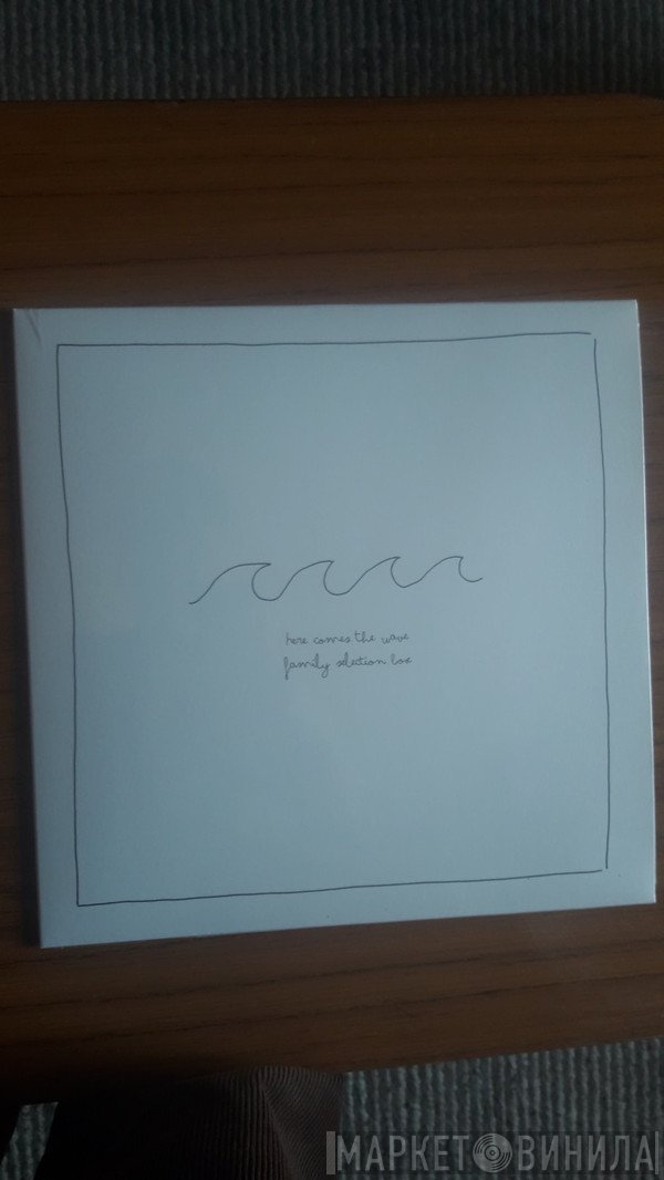 Family Selection Box - Here Comes the Wave