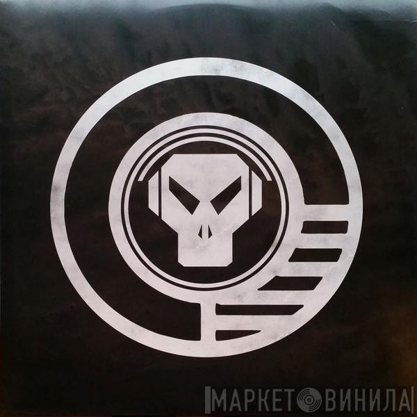 Fierce & Zero Tolerance  - Bonesmen / In Circles