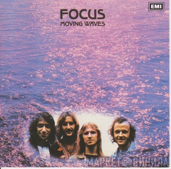 Focus  - Moving Waves