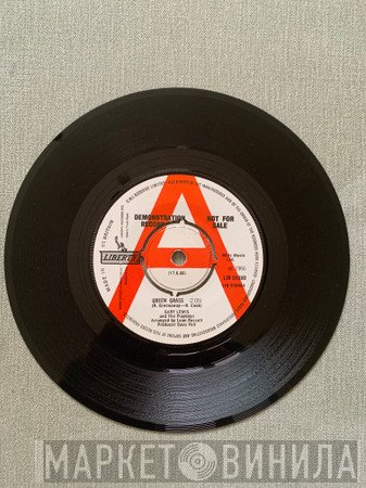 Gary Lewis & The Playboys - Green Grass / I Can Read Between The Lines