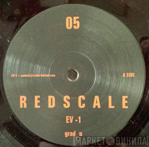Grad_U  - Redscale 05