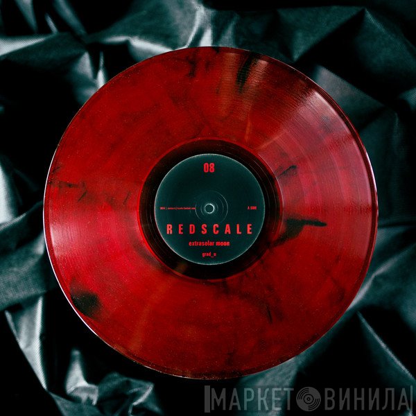 Grad_U  - Redscale 08