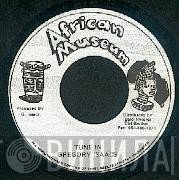 Gregory Isaacs  - Tune In