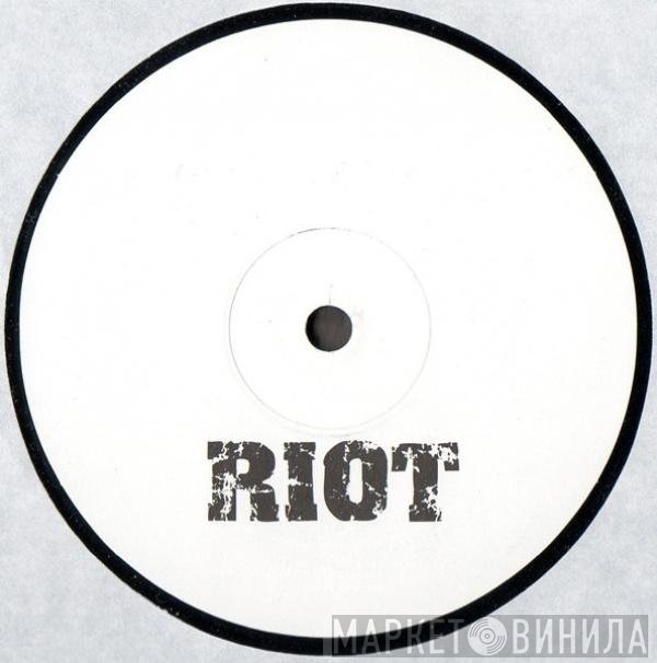 Junk Yard Dog  - Riot