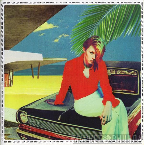 La Roux  - Trouble In Paradise