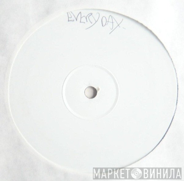 Marvellous Cain & Bizzy B Featuring Tempo O'Neil  - Everyday