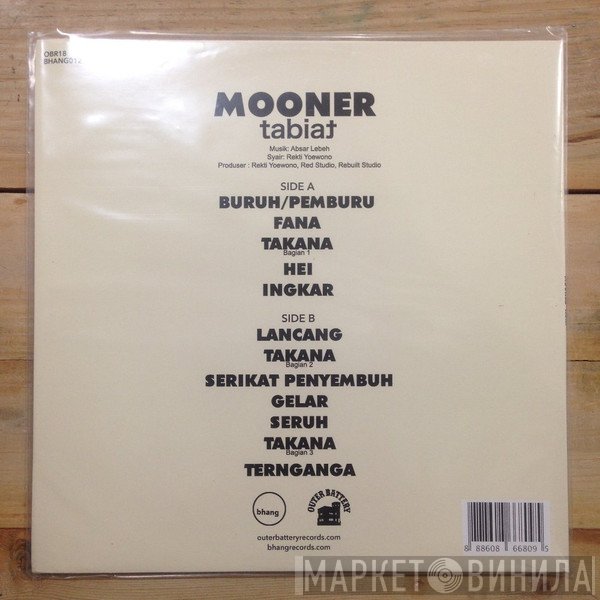 Mooner  - Tabiat