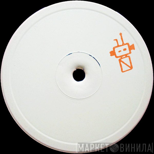 Nikol , Driahn, Monile - Landed