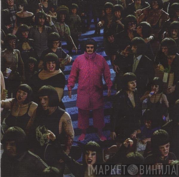 Oliver Tree - Alone In A Crowd