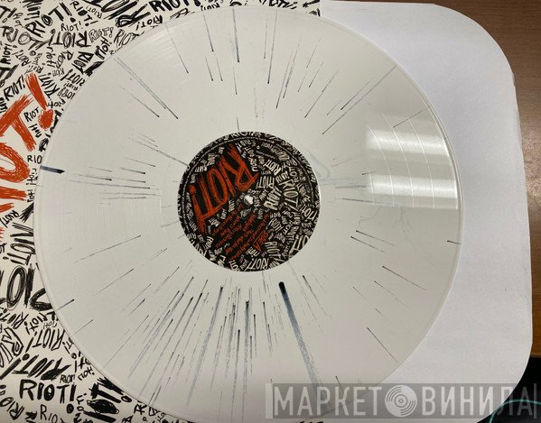Paramore  - Riot!