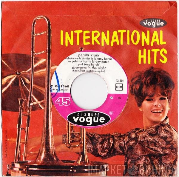 Petula Clark  - Strangers In The Night
