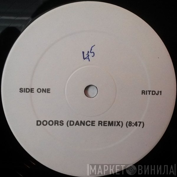Rita MacNeil  - Doors