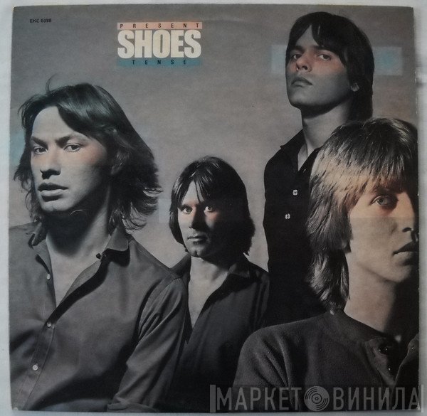 Shoes  - Present Tense