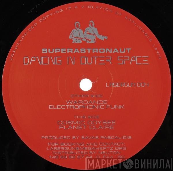 Superastronaut - Dancing In Outer Space