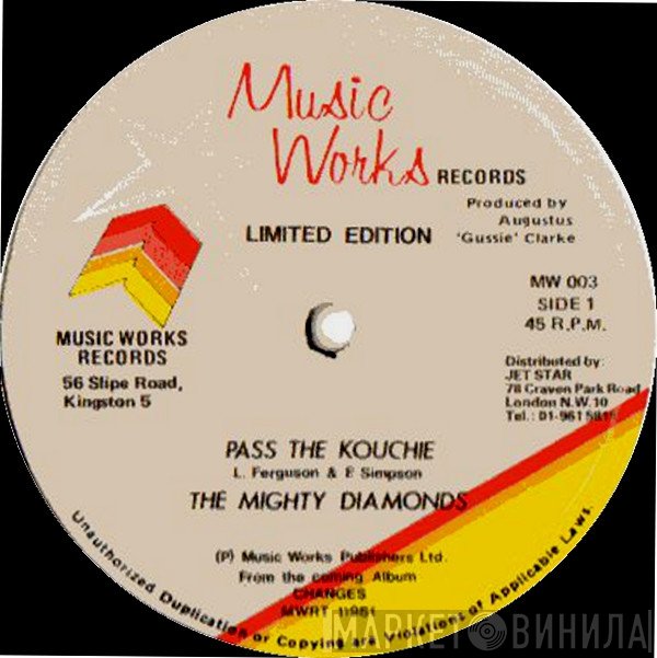 The Mighty Diamonds - Pass The Kouchie