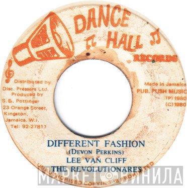 The Revolutionaries, Lee Van Cleef  - Different Fashion
