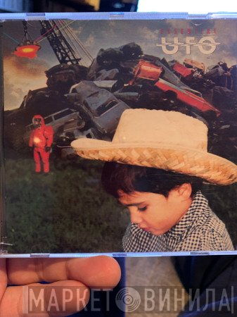UFO   - Essential