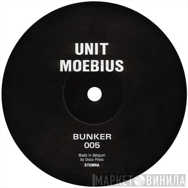 Unit Moebius  - Untitled