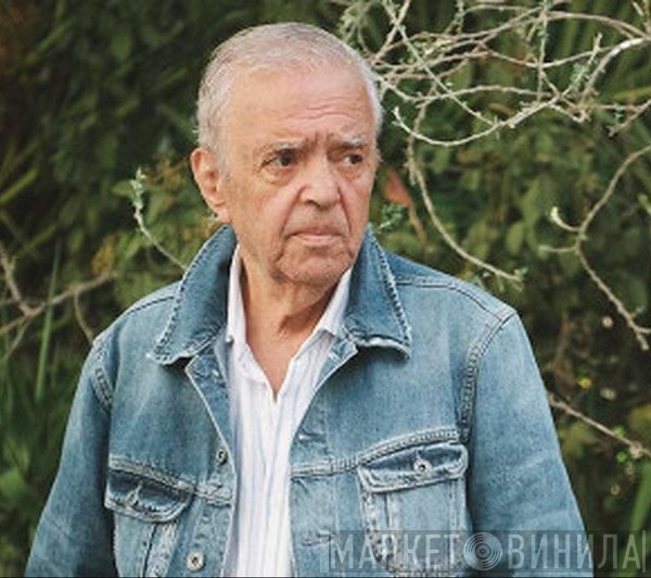 Σταύρος Τσιώλης