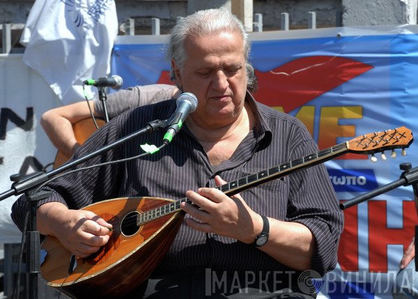 Μπάμπης Γκολές