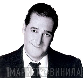 Βασίλης Καρράς