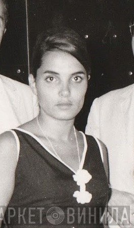 Νέλλη Μάνου