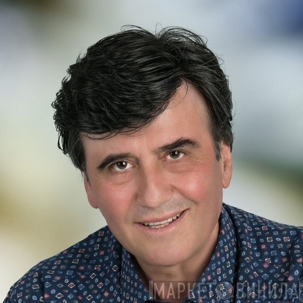 Γιάννης Καζάς