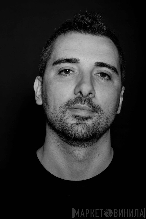 Alex Under