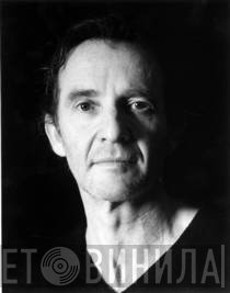 Anton Lesser