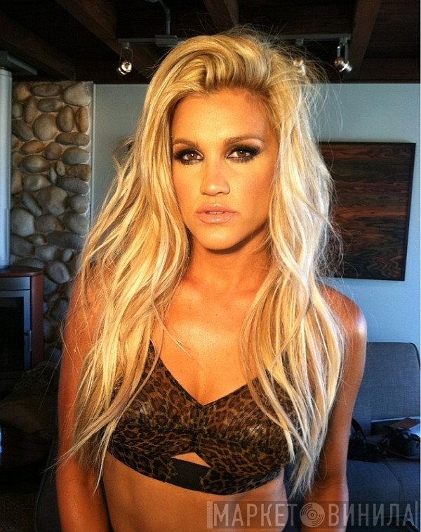 Ashley Roberts 