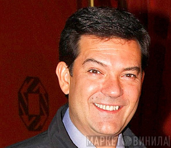 Augusto J. Algueró