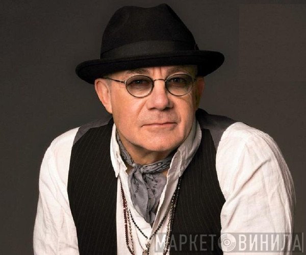 Bernie Taupin