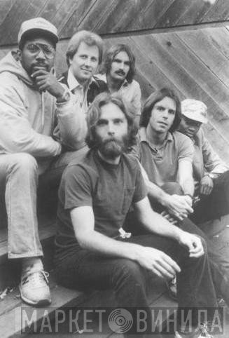 Bobby And The Midnites