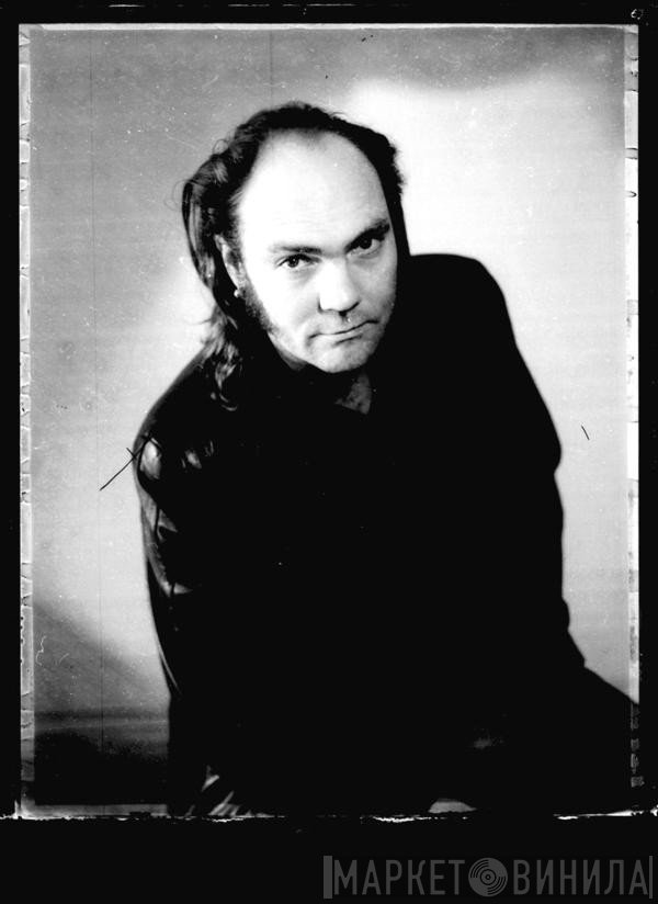Bruno Adams 