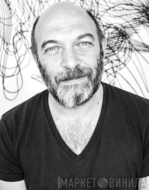 Carlos Amorales