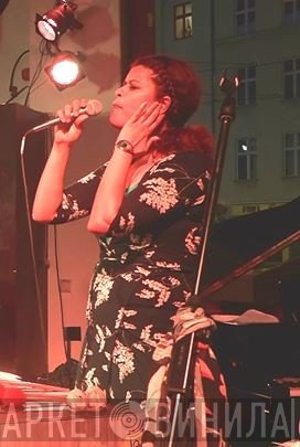 Cavana Lee Hampel
