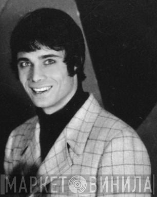Chuck Trois