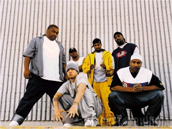 D12