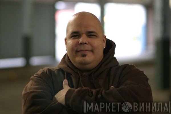 DJ Sneak
