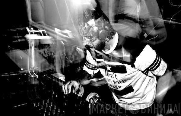 DJ TLR